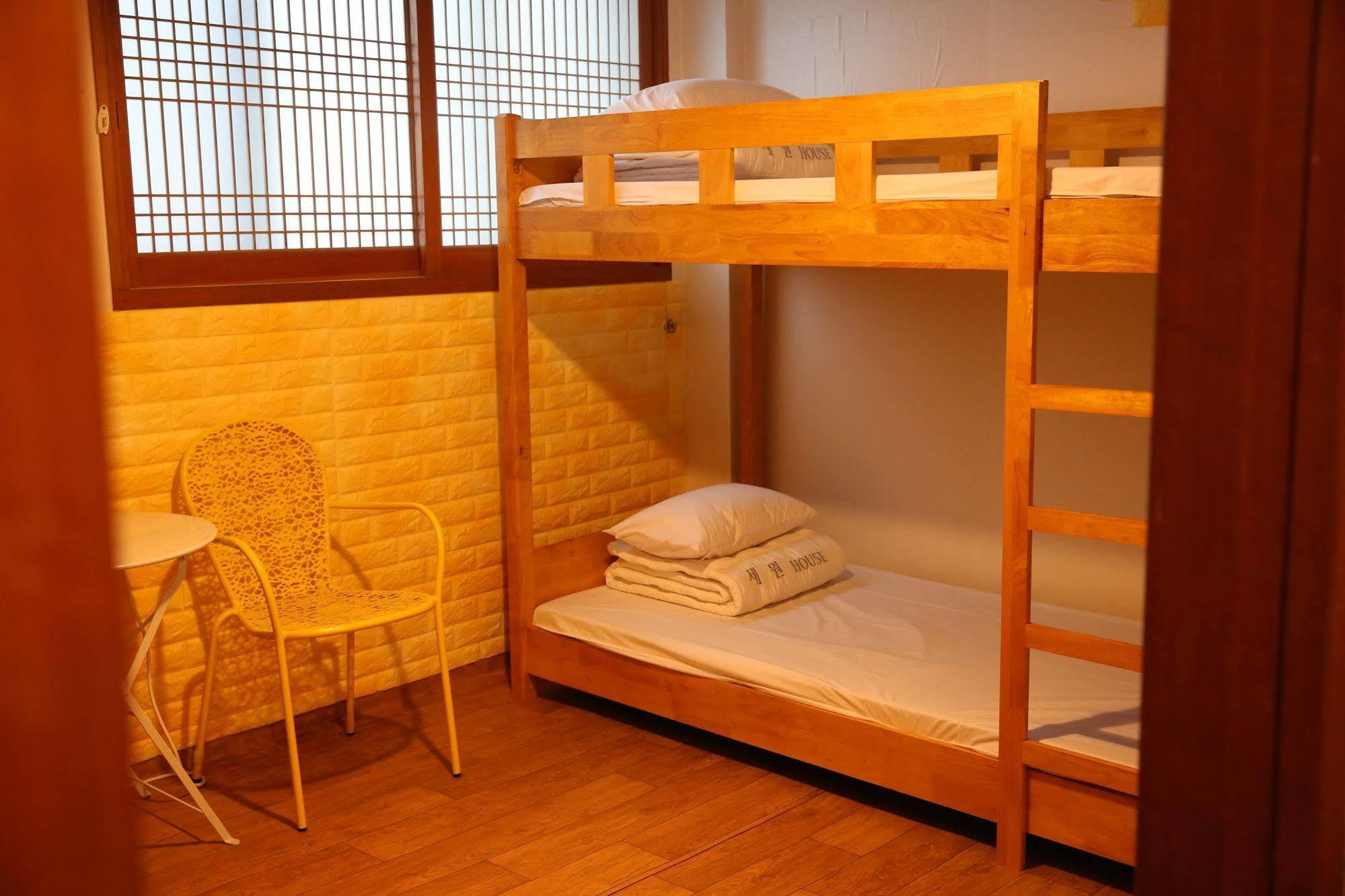 Yes Guesthouse Μπουσάν Εξωτερικό φωτογραφία