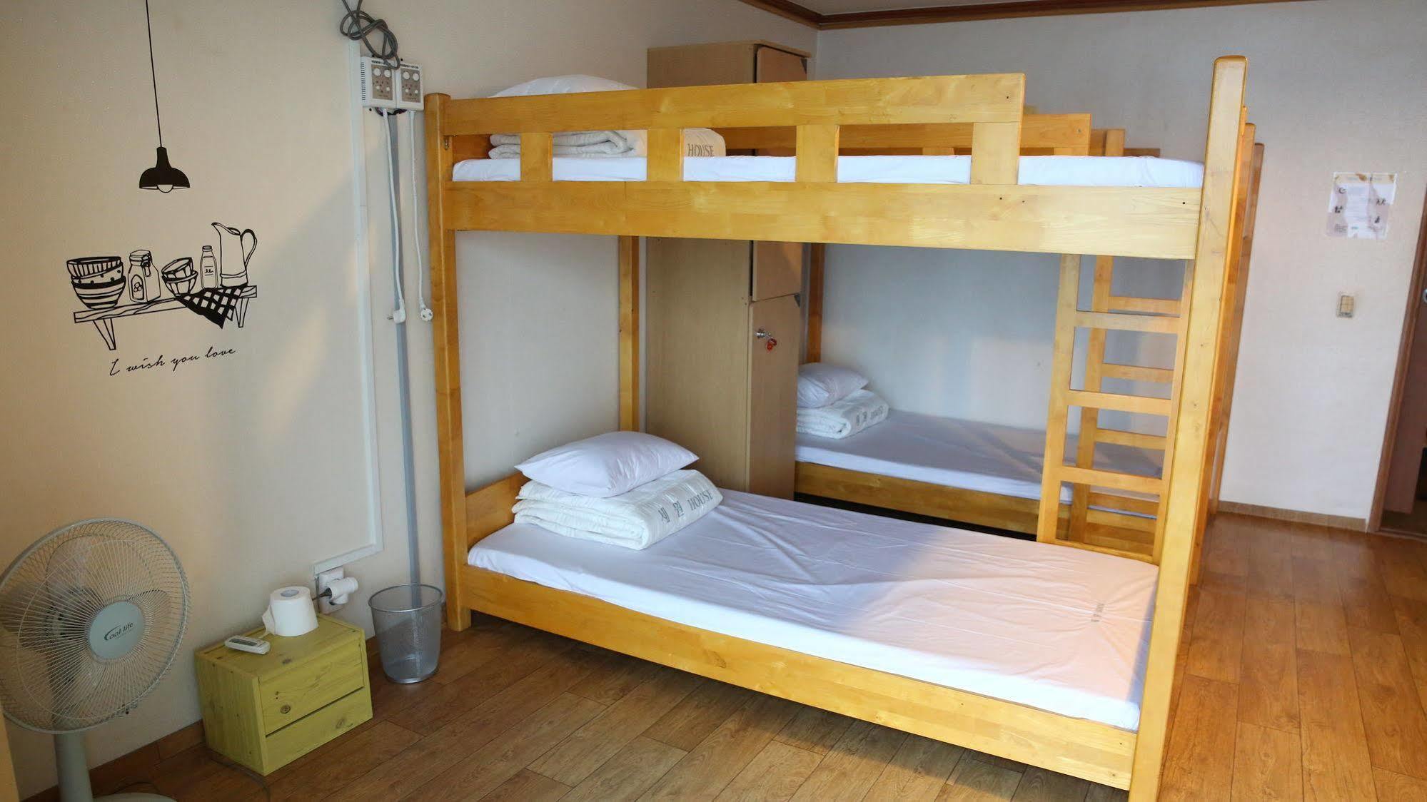Yes Guesthouse Μπουσάν Εξωτερικό φωτογραφία